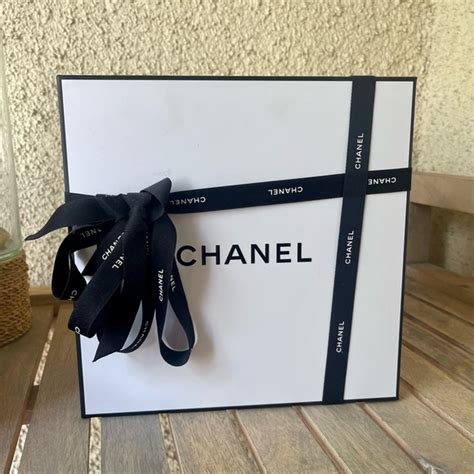 chanel gift boxes